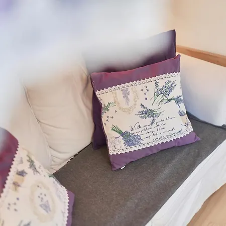 Lavender Center By Renters *